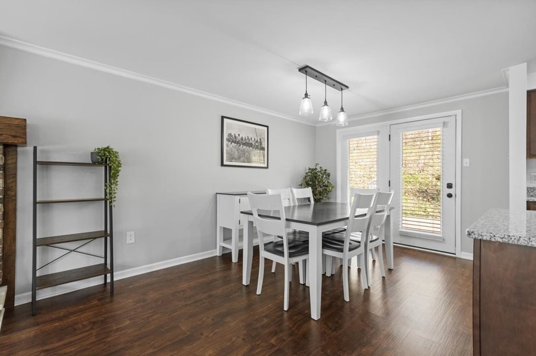 586 Flaugherty Run Rd, Moon Twp PA  15108-8900 exterior