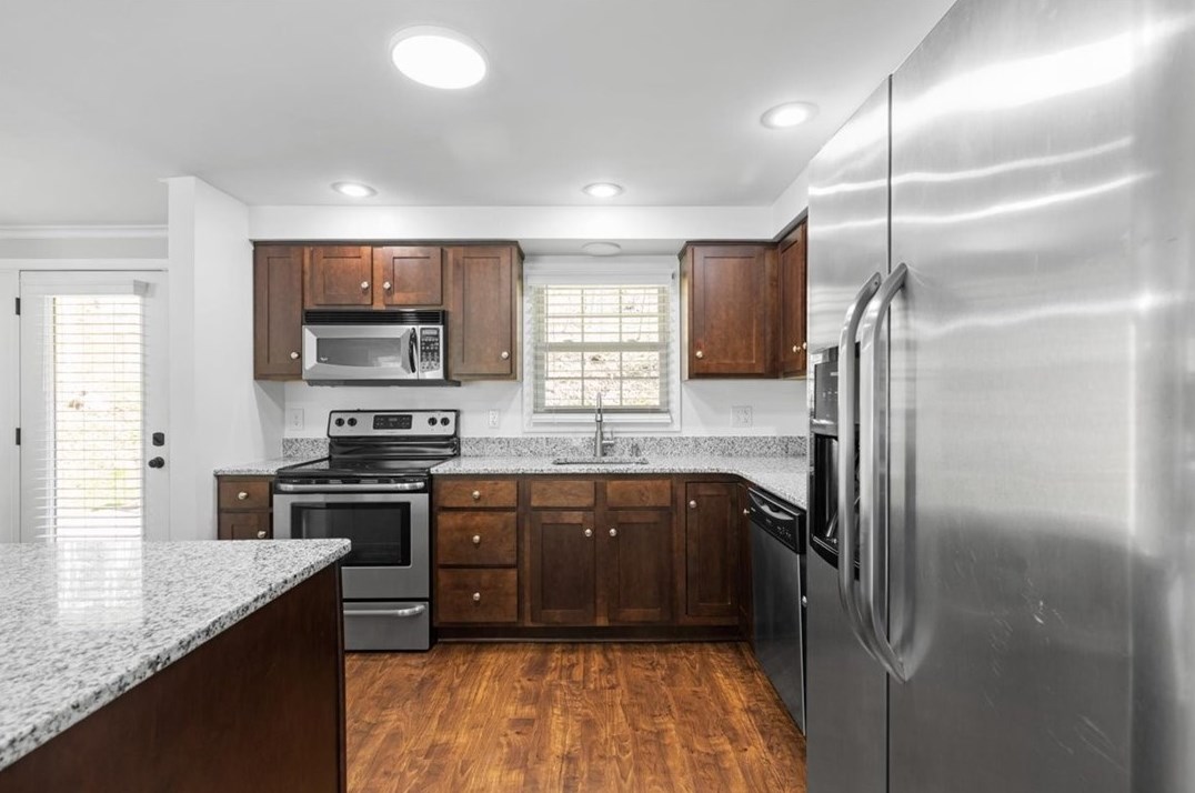 586 Flaugherty Run Rd, Moon Twp PA  15108-8900 exterior