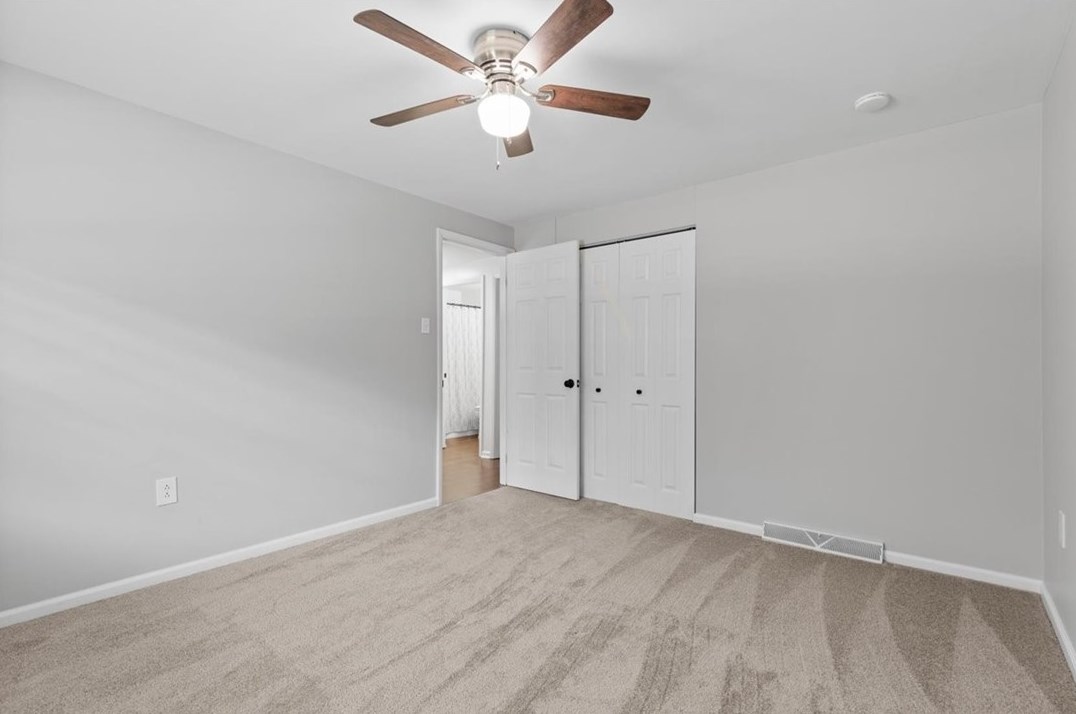 586 Flaugherty Run Rd, Moon Twp PA  15108-8900 exterior