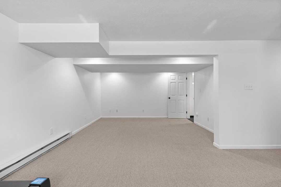 586 Flaugherty Run Rd, Moon Twp PA  15108-8900 exterior