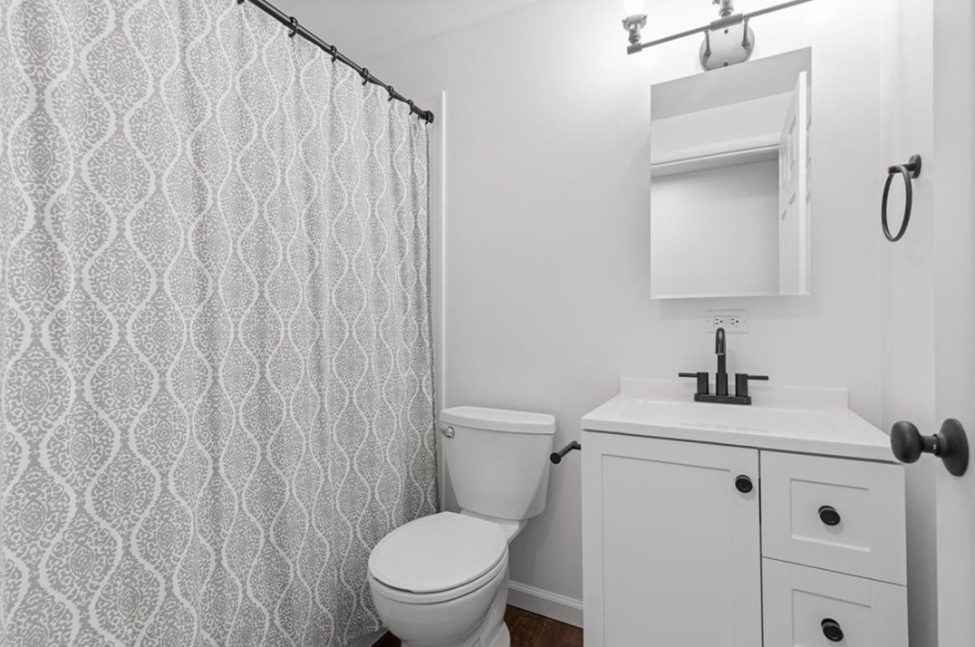 586 Flaugherty Run Rd, Moon Twp PA  15108-8900 exterior