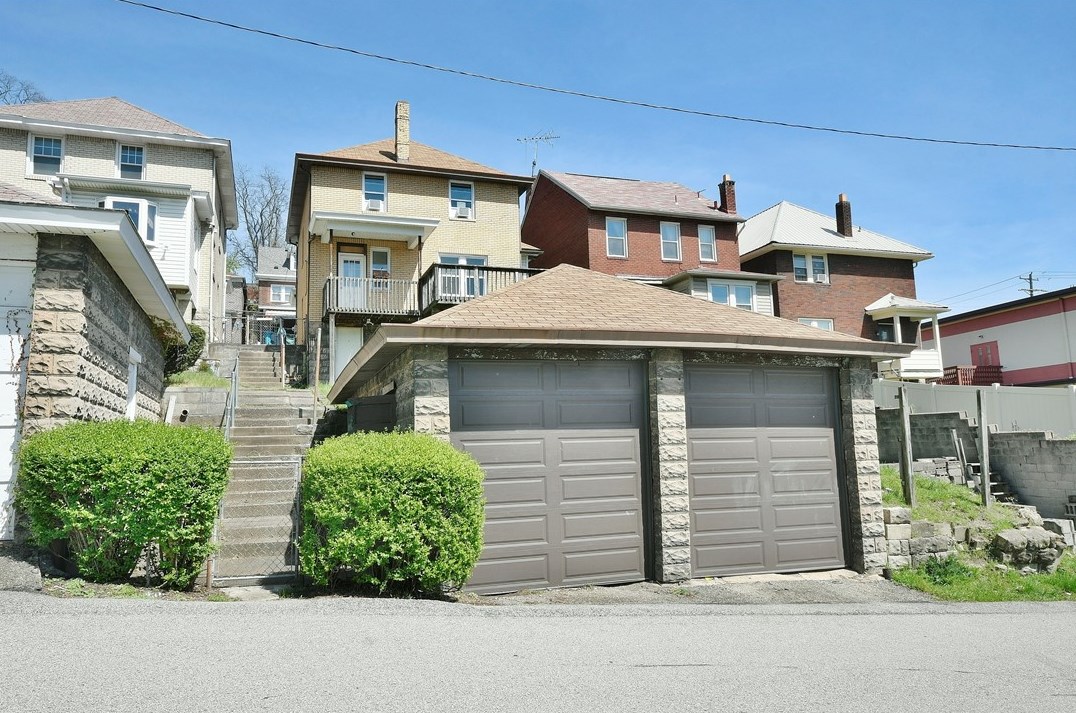 3134 Terrace St, Pittsburgh PA  15213-2413 exterior