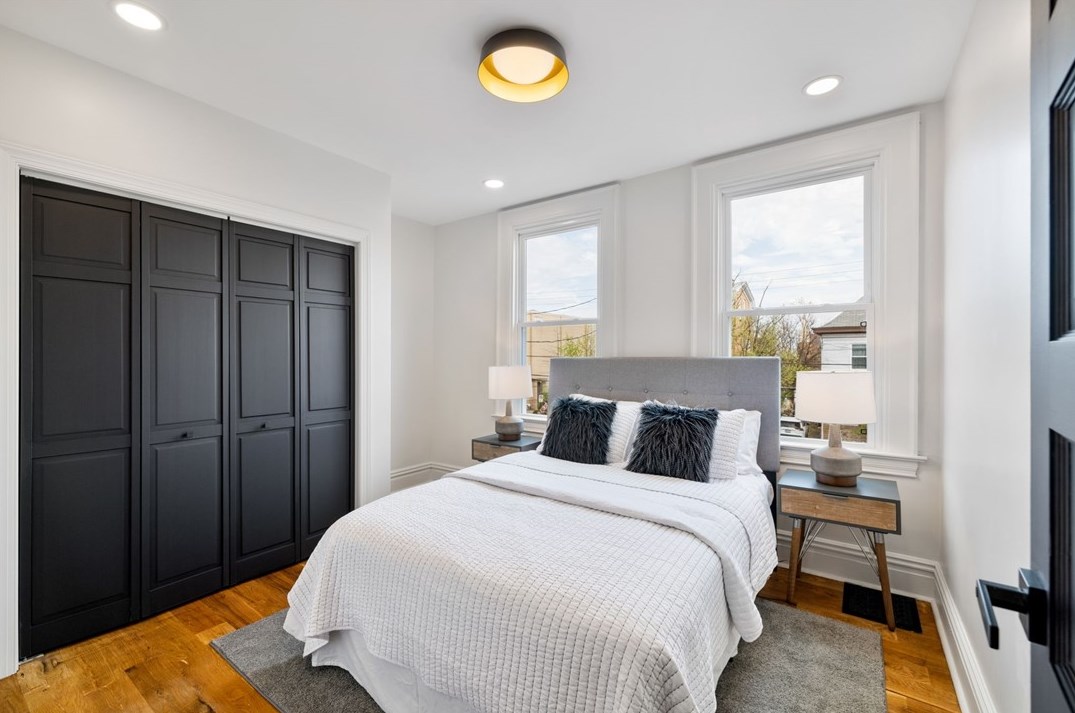 140 Bigham St, Pittsburgh PA  15211-1462 exterior