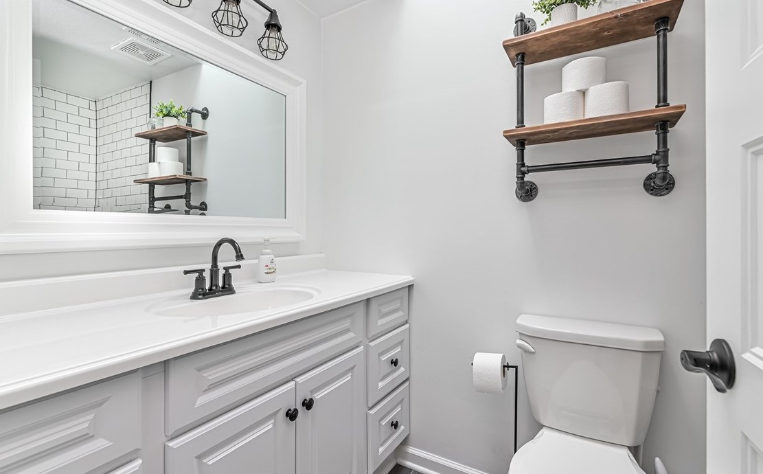 2101 Coventry Dr, Allison Park PA  15101-3364 exterior