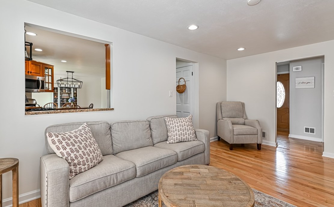 2101 Coventry Dr, Allison Park PA  15101-3364 exterior