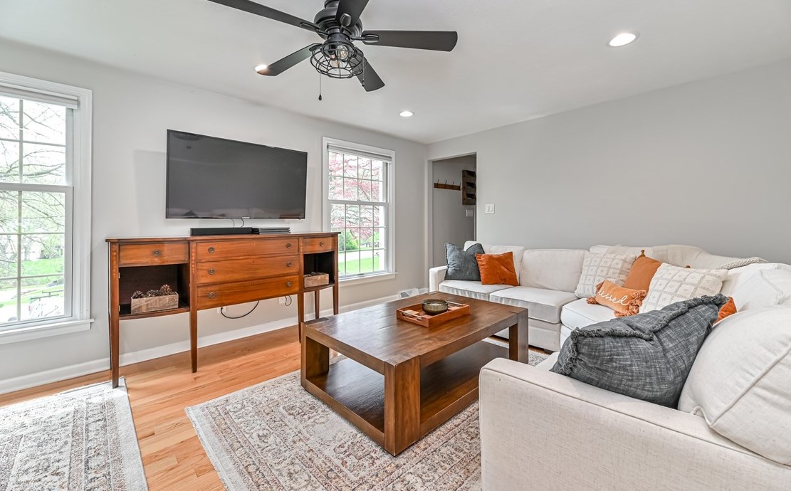 2101 Coventry Dr, Allison Park PA  15101-3364 exterior