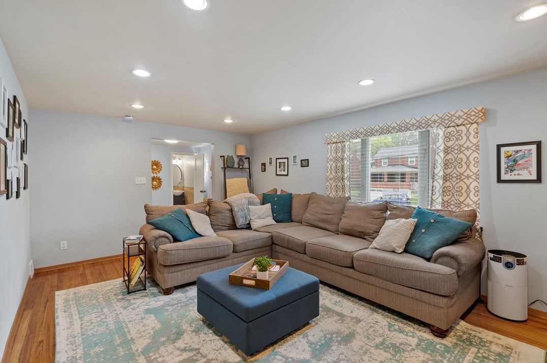 4268 Stanton Ave, Pittsburgh PA  15201-2242 exterior