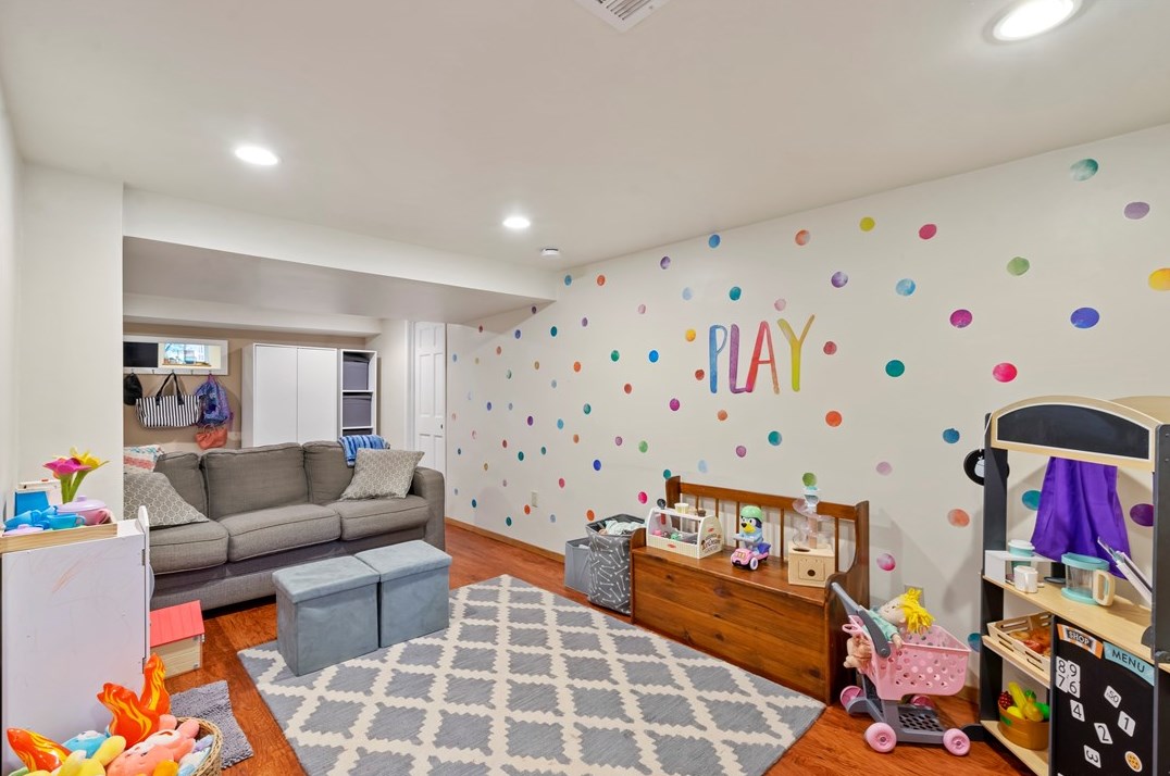 4268 Stanton Ave, Pittsburgh PA  15201-2242 exterior