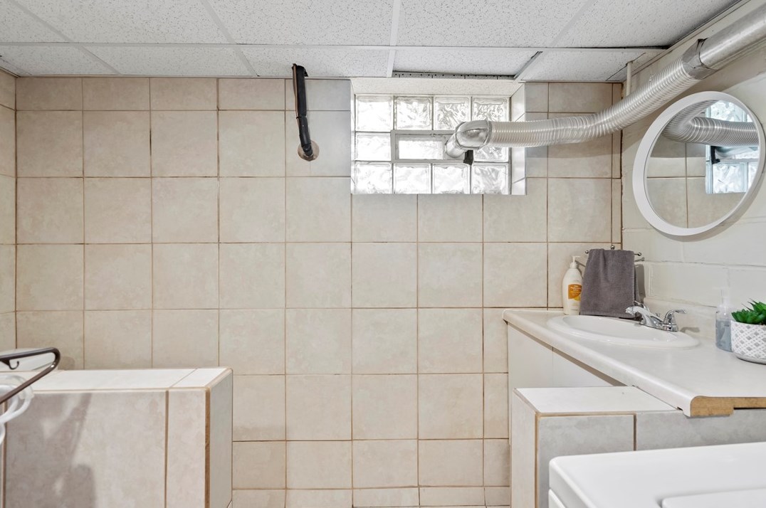 4268 Stanton Ave, Pittsburgh PA  15201-2242 exterior