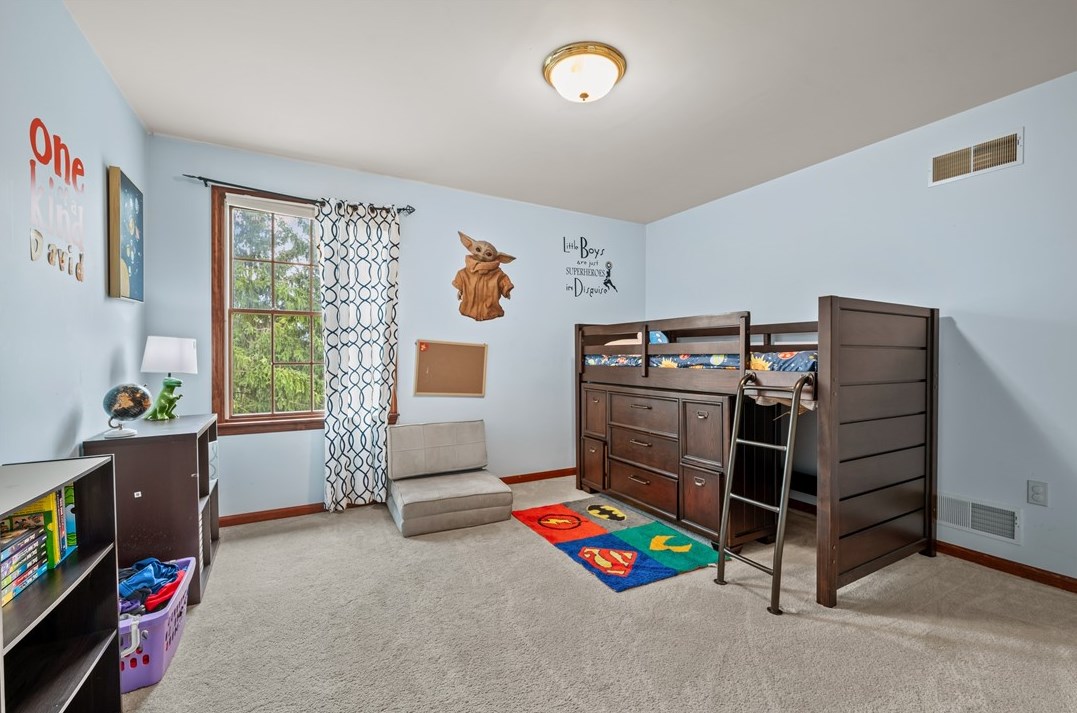 1050 Lexington Dr, Export PA 15632-9022 exterior