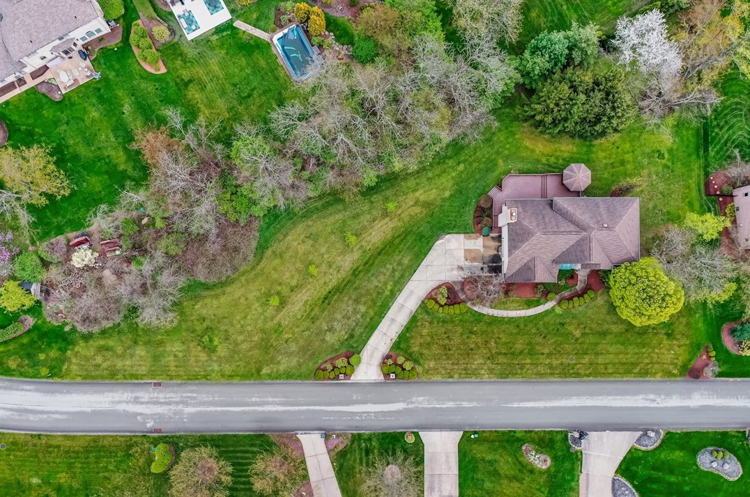 1050 Lexington Dr, Export PA 15632-9022 exterior