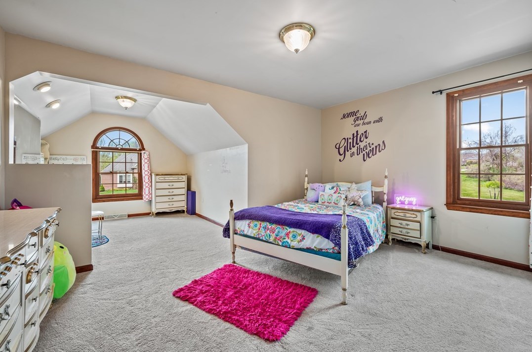 1050 Lexington Dr, Export PA 15632-9022 exterior