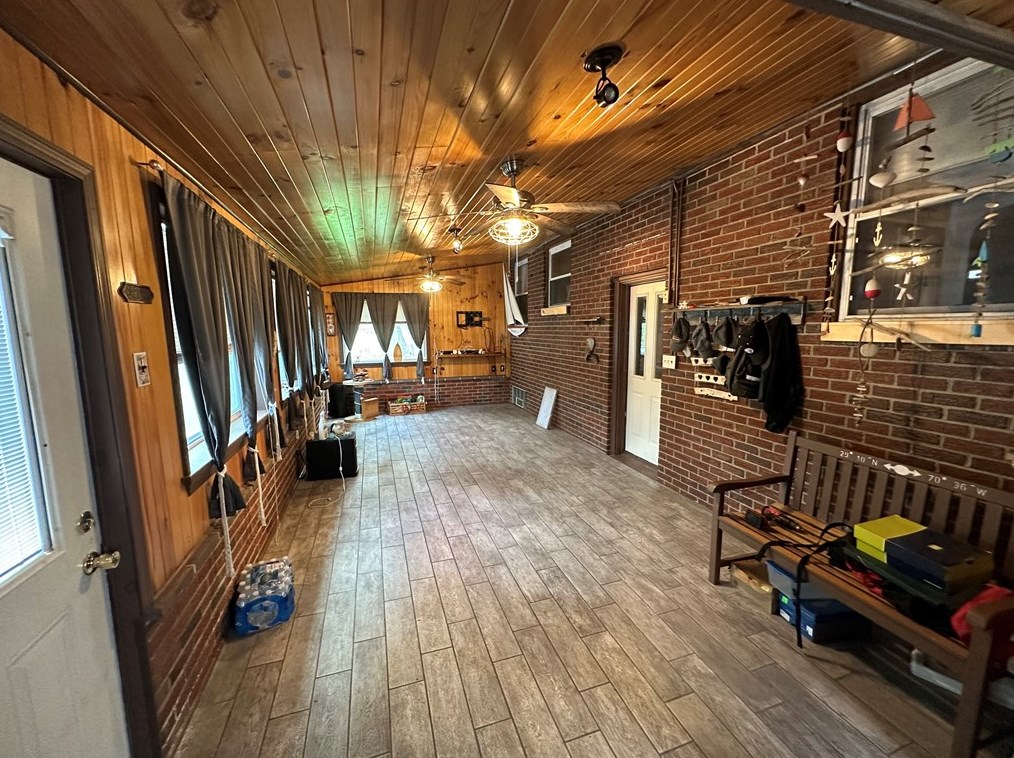 2910 Rosedale Ave, New Castle PA  16105-1218 exterior