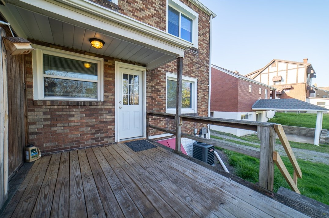 177 Magnolia St, Whitaker PA 15120-2332 exterior