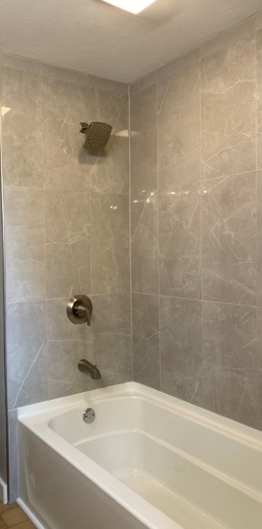 10700 Airview Dr, North Huntingdon PA 15642-4284 exterior