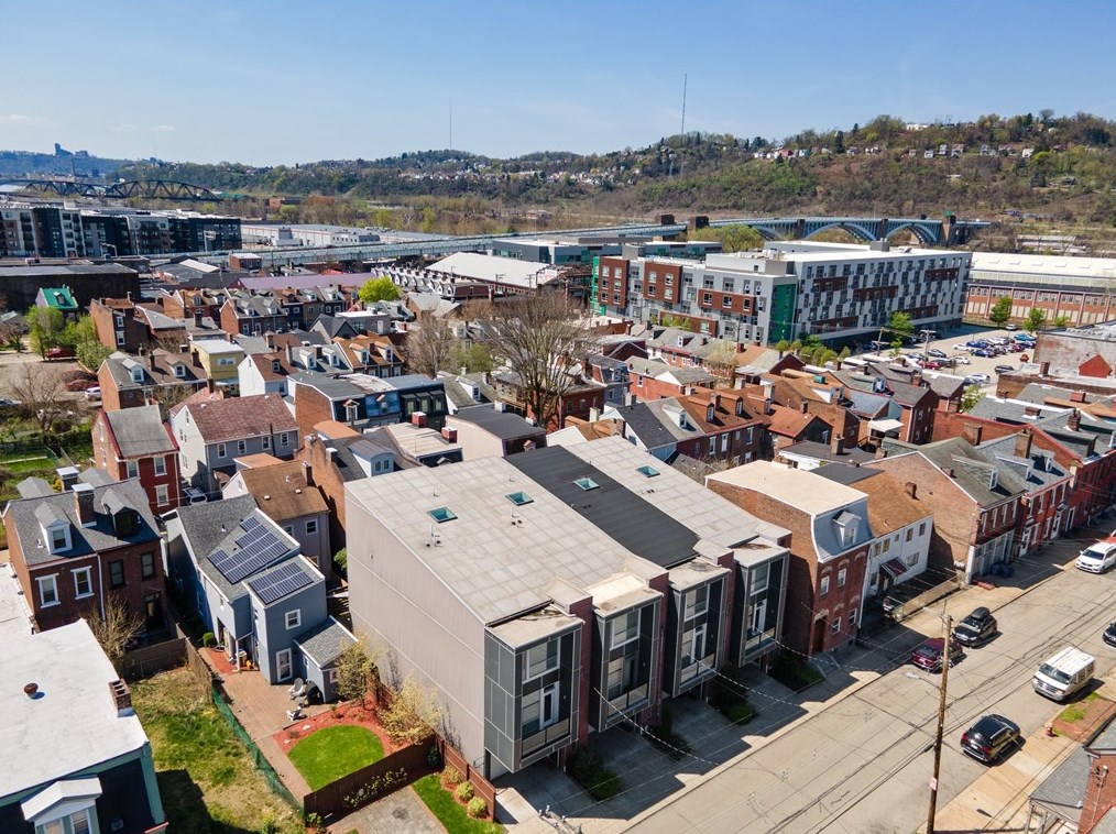 144 43rd St, Pittsburgh PA  15201-3148 exterior