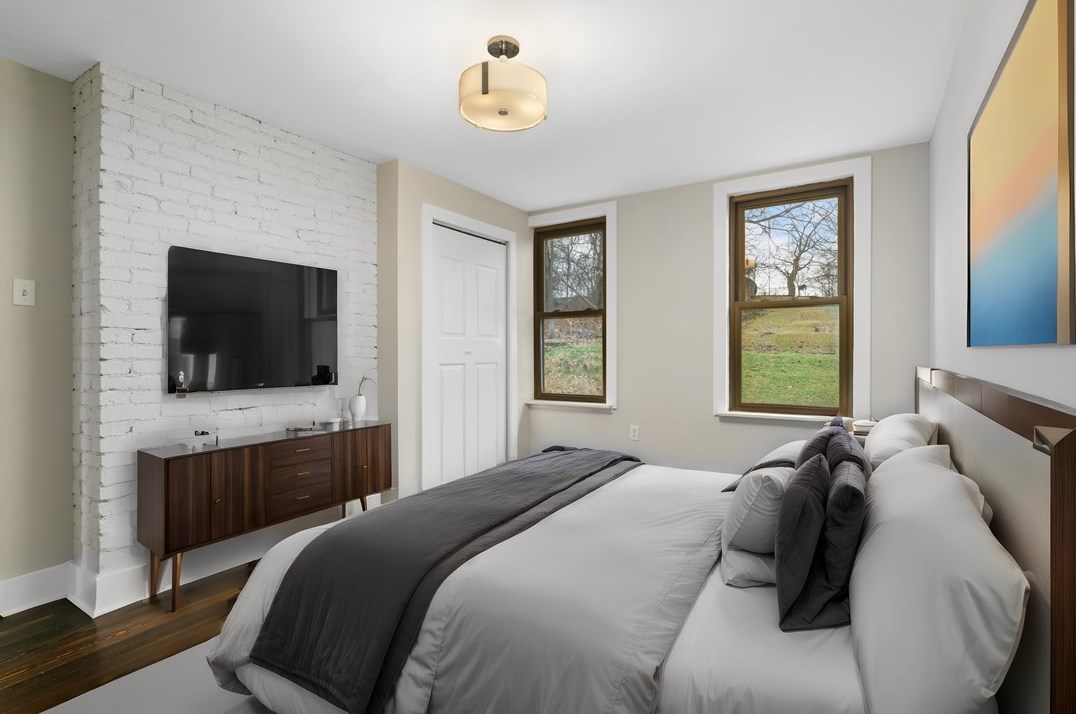 94 Wyoming St, Pittsburgh PA 15211-1744 exterior