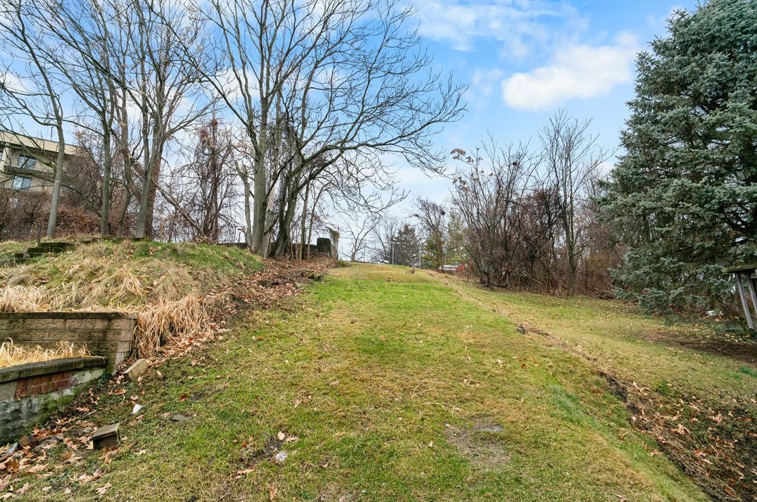 94 Wyoming St, Pittsburgh PA 15211-1744 exterior