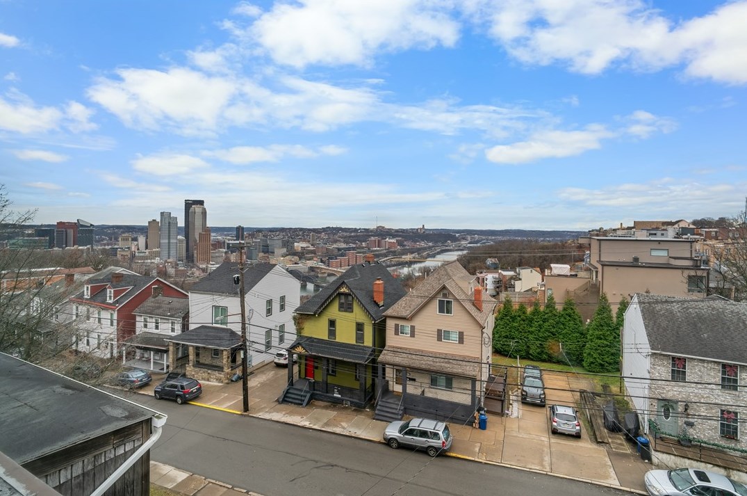 94 Wyoming St, Pittsburgh PA 15211-1744 exterior