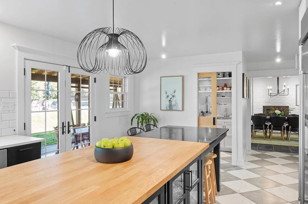 1811 Villa Dr, Gibsonia PA 15044-7446 exterior