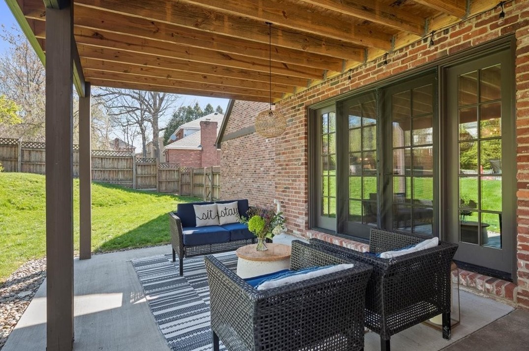 1811 Villa Dr, Gibsonia PA 15044-7446 exterior