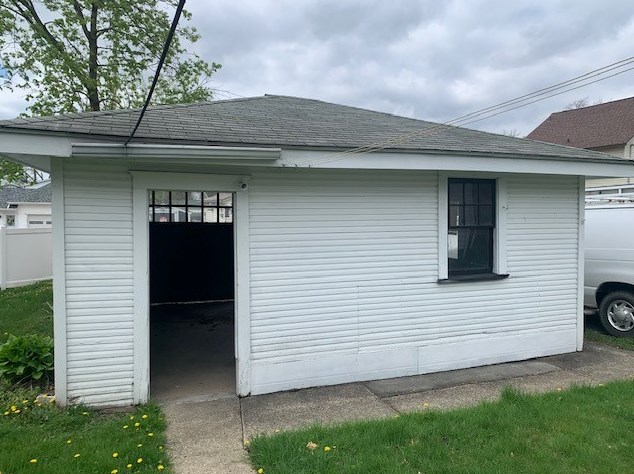 1809 Highland Ave, New Castle PA  16105-2300 exterior