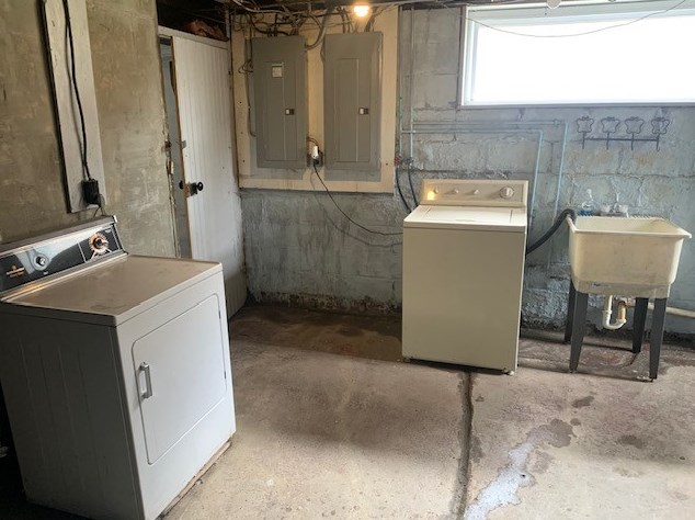 1809 Highland Ave, New Castle PA  16105-2300 exterior