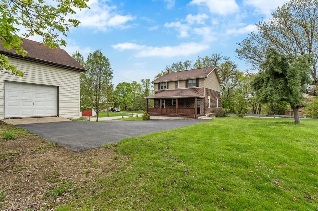 1800 Middle Rd, Glenshaw PA  15116-3130 exterior
