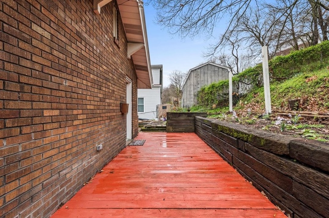 110 Noll Ave, Pittsburgh PA 15205-2110 exterior