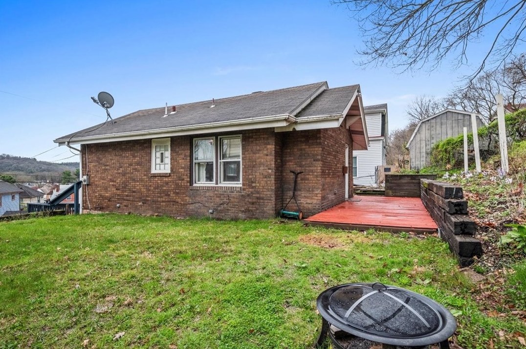 110 Noll Ave, Pittsburgh PA 15205-2110 exterior