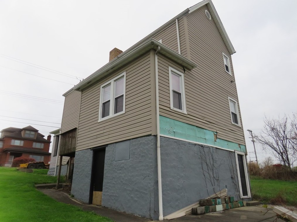 614 Reynolds St, Mckeesport PA  15132-3639 exterior