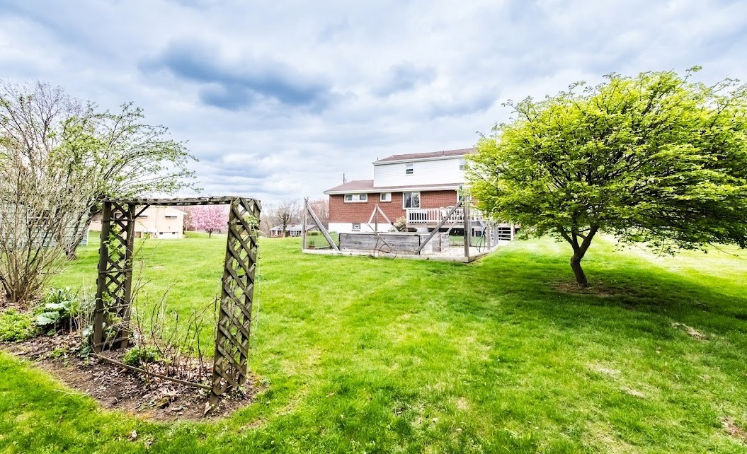 115 Freedom Rd, Butler PA 16001-1305 exterior