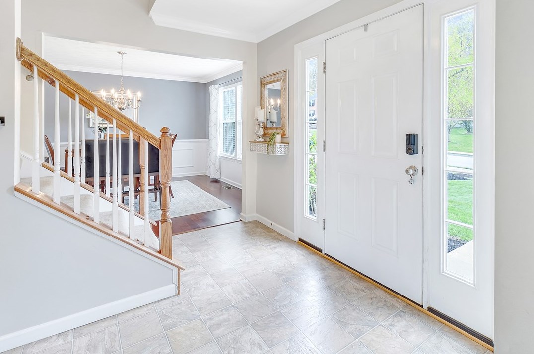 135 Bradford Square Dr, Trafford, PA 15085