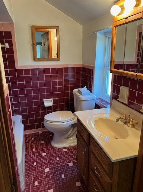 904 Commonwealth Ave, Pittsburgh PA  15122-1333 exterior