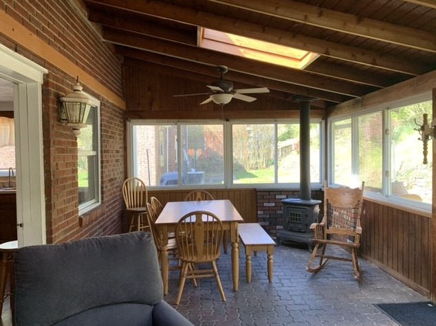 904 Commonwealth Ave, Pittsburgh PA  15122-1333 exterior