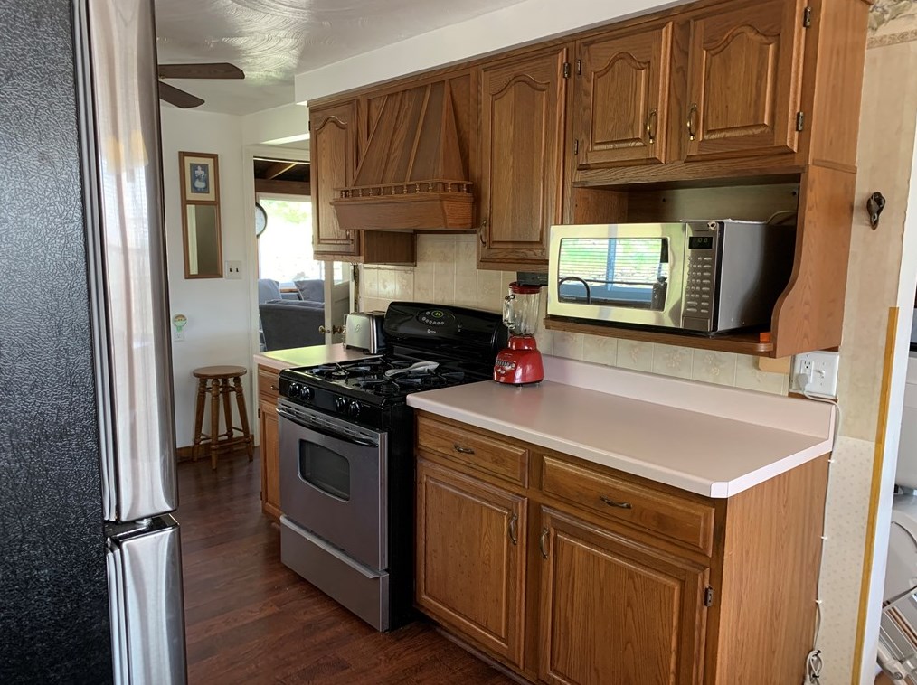 904 Commonwealth Ave, Pittsburgh PA  15122-1333 exterior