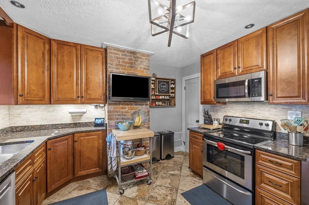 1516 Orchlee St, Pittsburgh PA  15212-1841 exterior