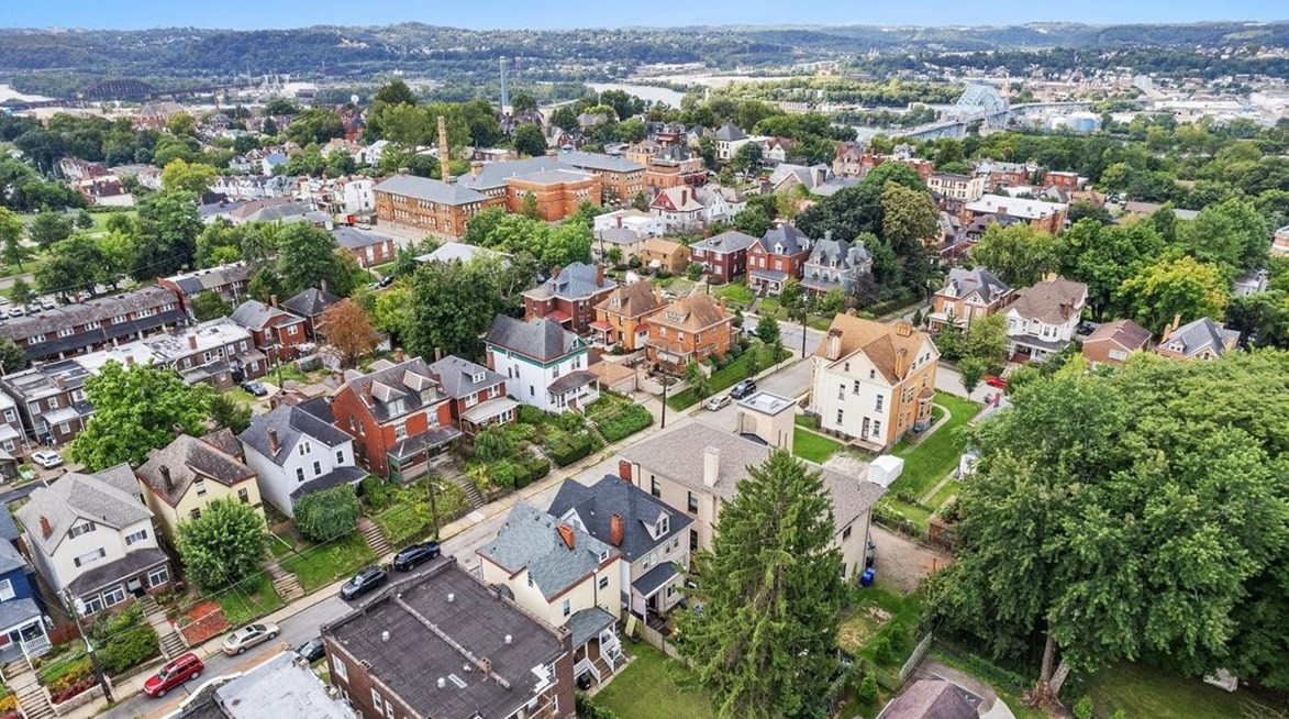 1516 Orchlee St, Pittsburgh PA  15212-1841 exterior