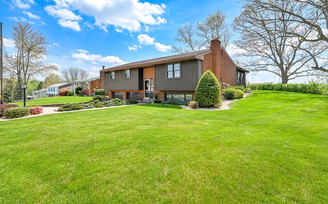 41 Chris Ct, Pittsburgh PA  15239-1107 exterior