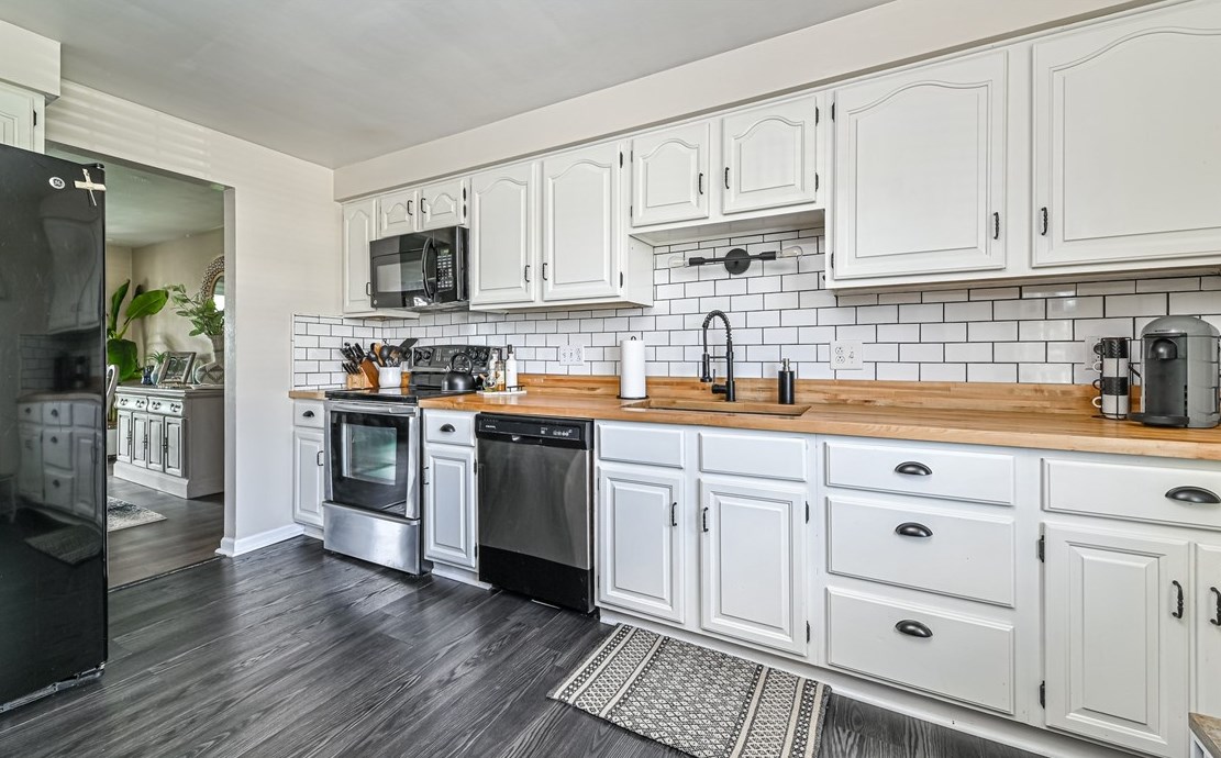 41 Chris Ct, Pittsburgh PA  15239-1107 exterior