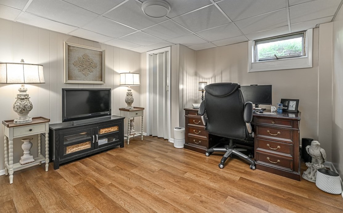 41 Chris Ct, Pittsburgh PA  15239-1107 exterior