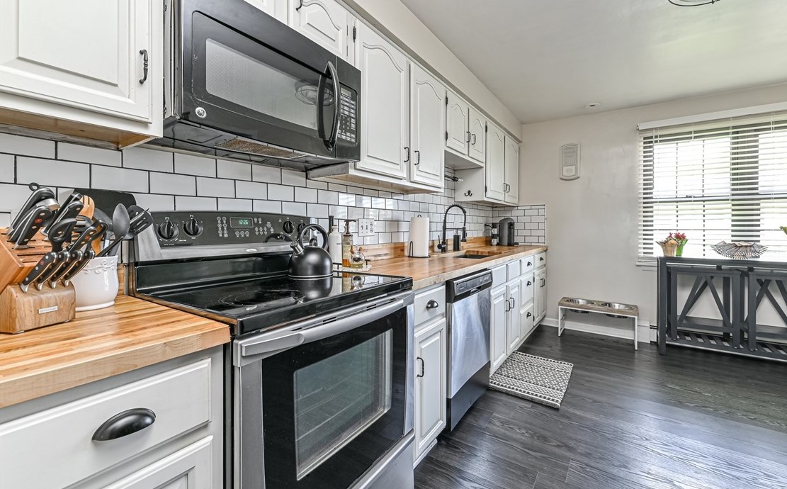 41 Chris Ct, Pittsburgh PA  15239-1107 exterior