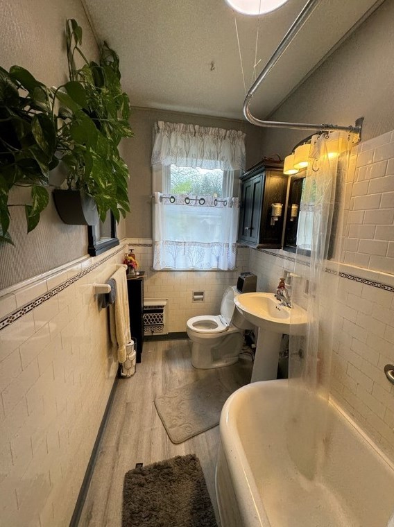 3229 Kestner Ave, Pittsburgh PA 15227-2423 exterior