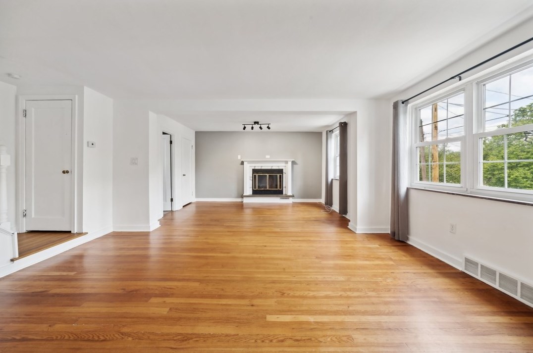 122 Gardenia Dr, Turtle Creek, PA 15145