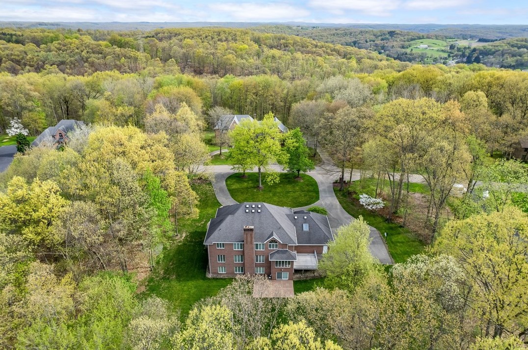 140 Cedar Rdg, Butler PA 16001-1664 exterior