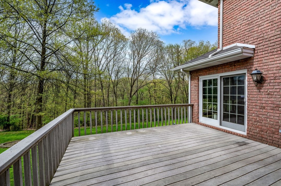 140 Cedar Rdg, Butler PA 16001-1664 exterior