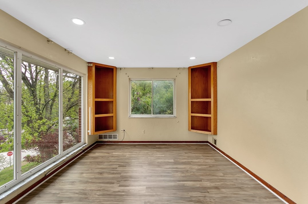 308 Conroy Dr, Pittsburgh PA  exterior