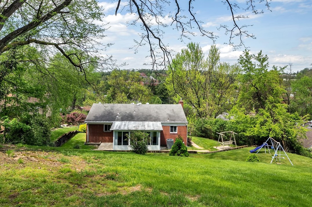 308 Conroy Dr, Pittsburgh PA  15205-4304 exterior