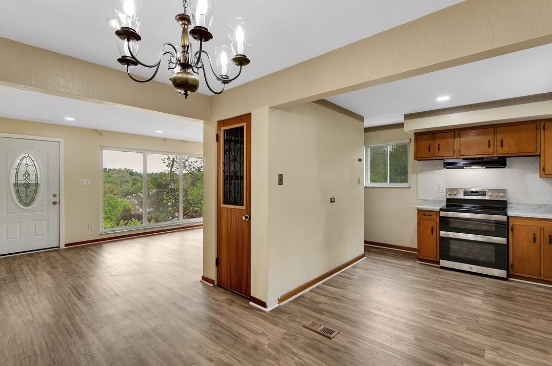 308 Conroy Dr, Pittsburgh PA  exterior