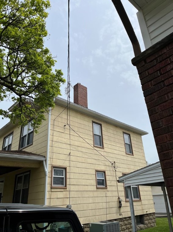 318 Hillcrest Ave, New Castle PA  16105-1914 exterior